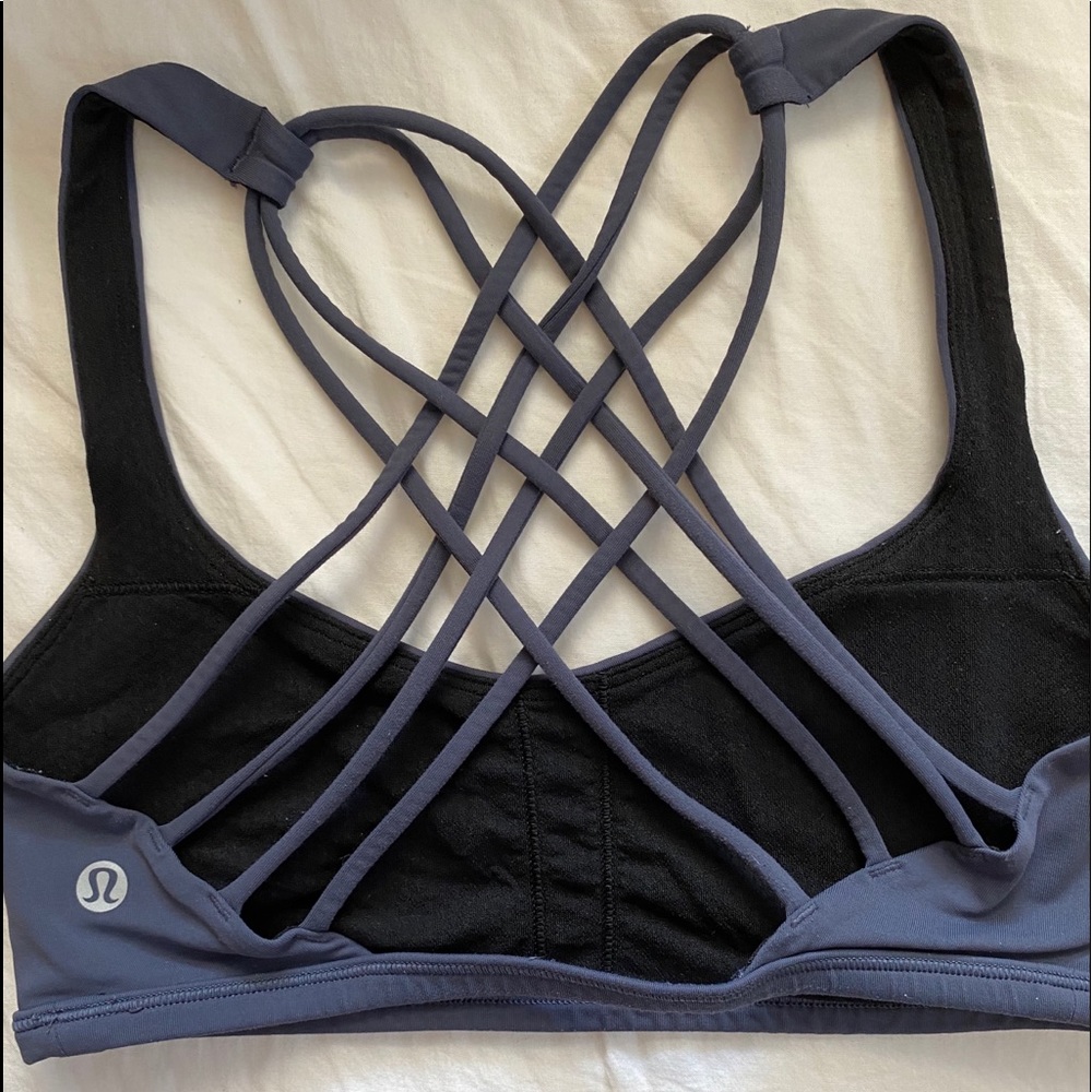 Lululemon sports bra